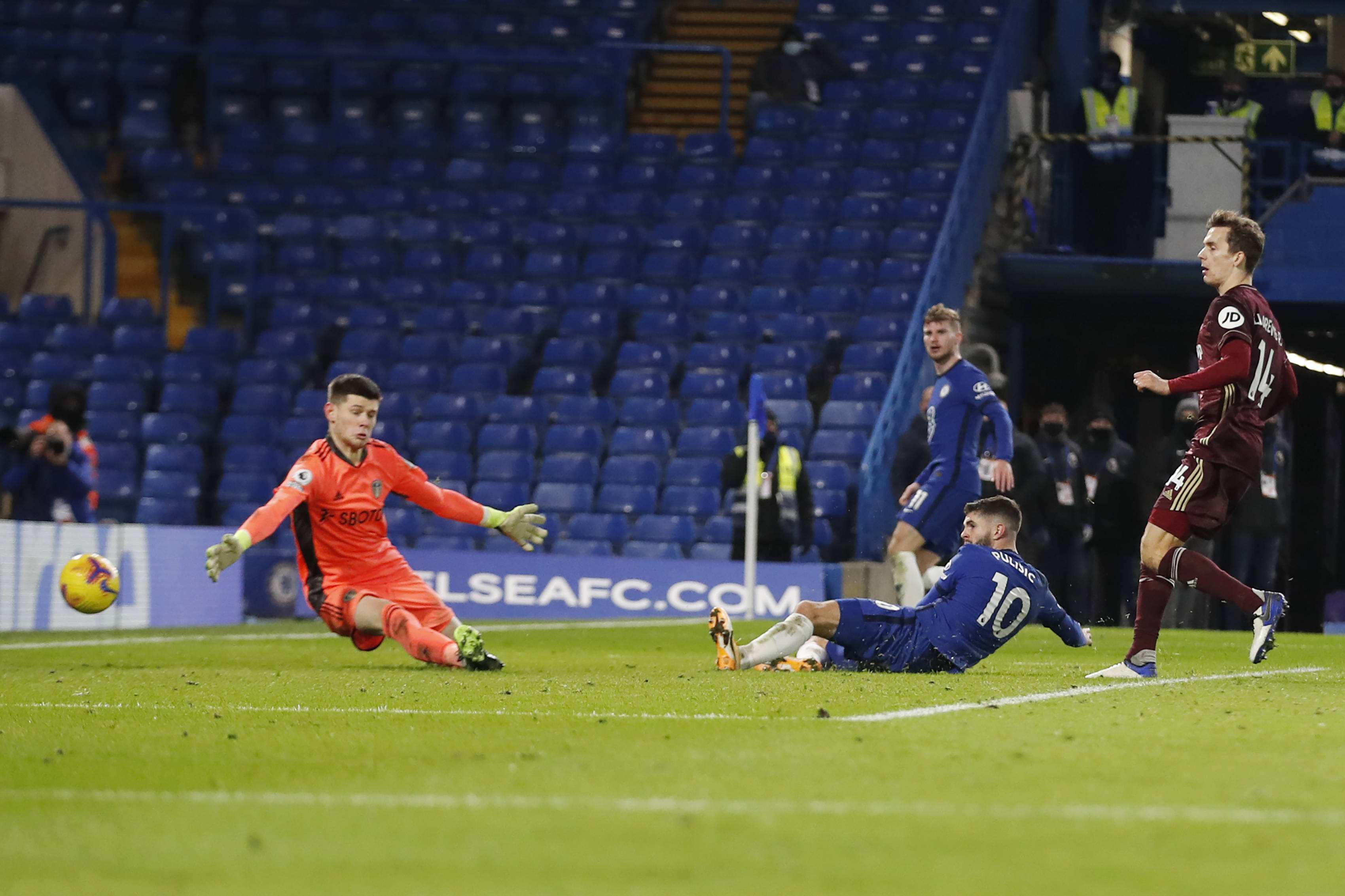 对更年轻 对更年轻