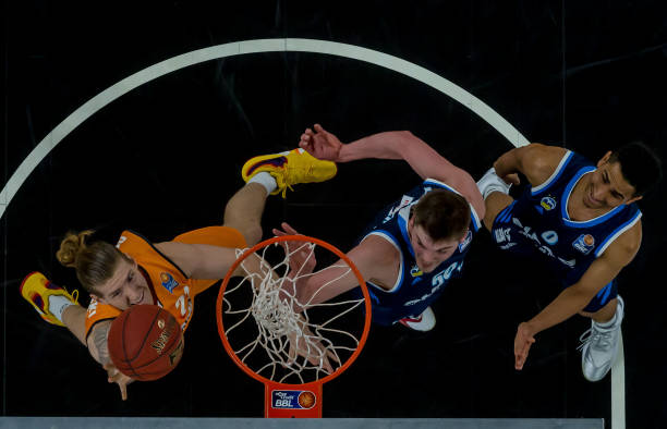 四人跻身T 四人跻身T